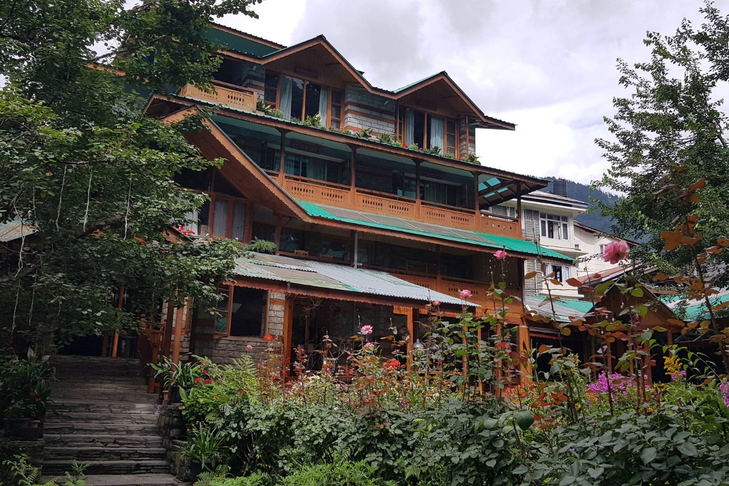 Manali Tour Packages w/ Price & Itinerary